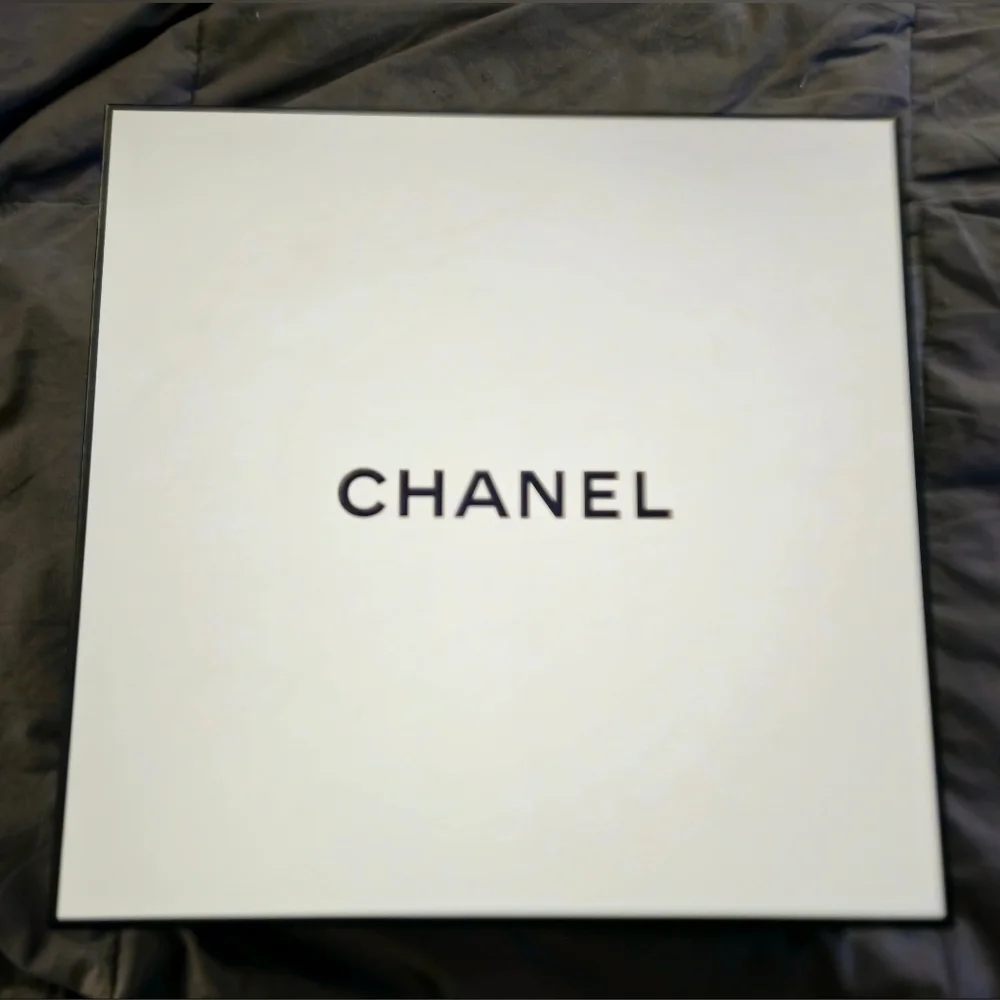NEW Chanel Medium Chance Perfume 3.4oz White Gift Box Set Insert Dust Bag Ribbon
